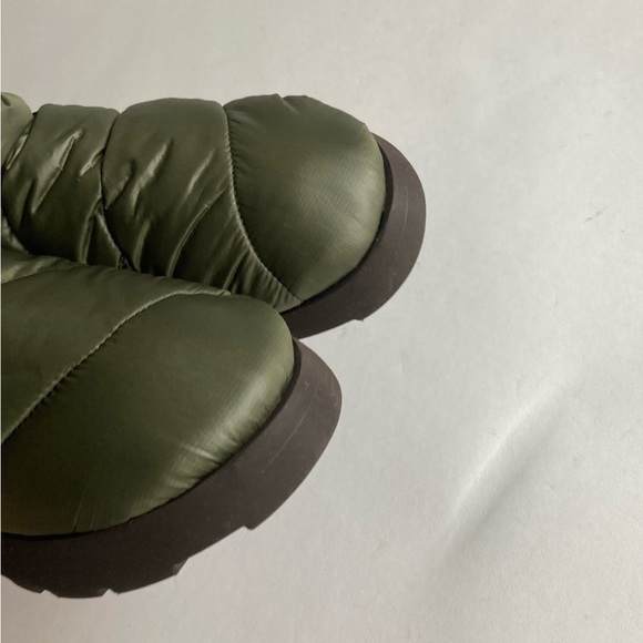 New Piumestudio Luna Military Pillow Puffy Slip On Booties Size EUR 39, US 8.5 - Picture 10 of 15